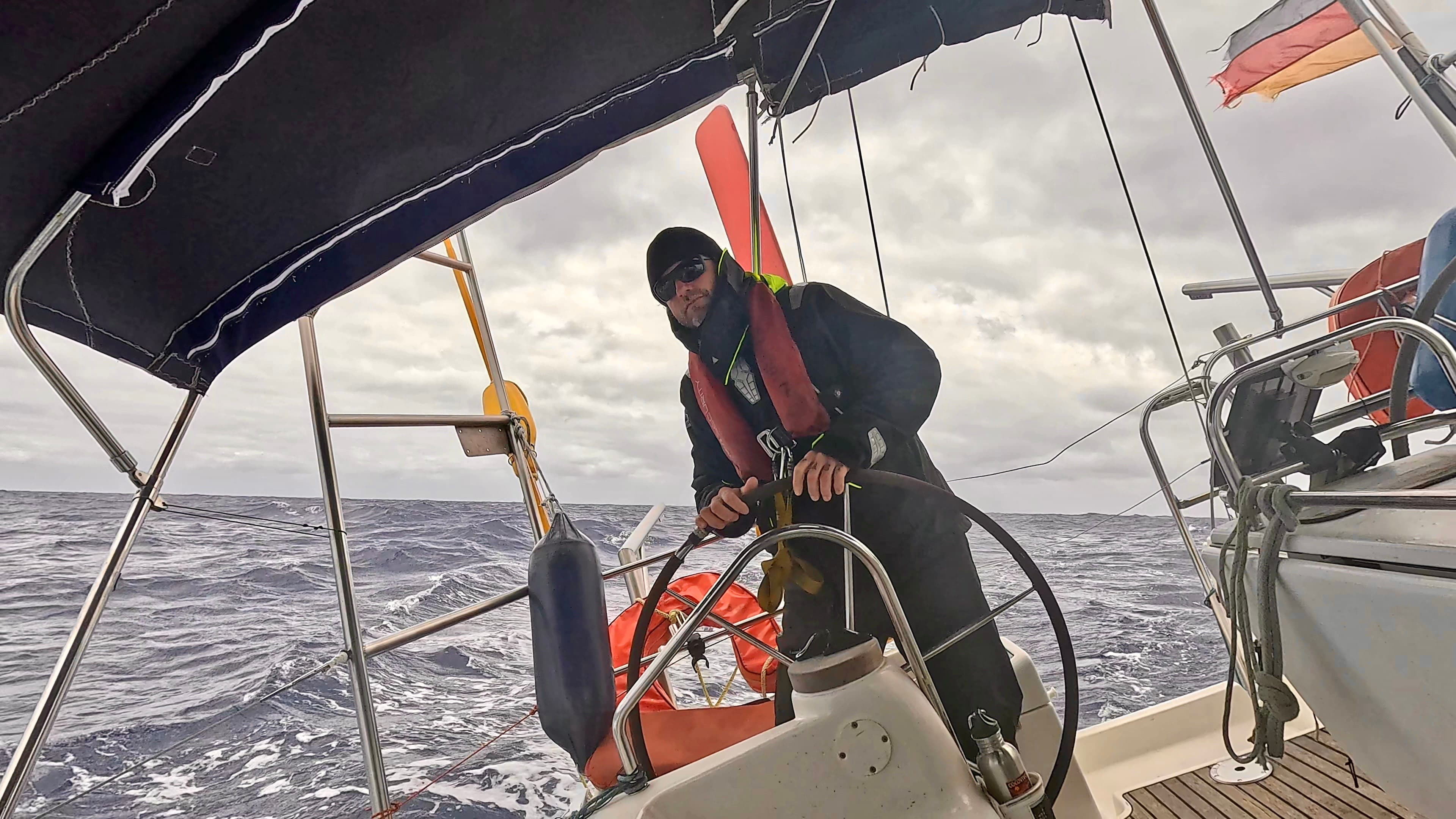 Sportliches Segeln während des Törns von Ponata Delgada nach Faro - Mitsegeln Azoren 2027