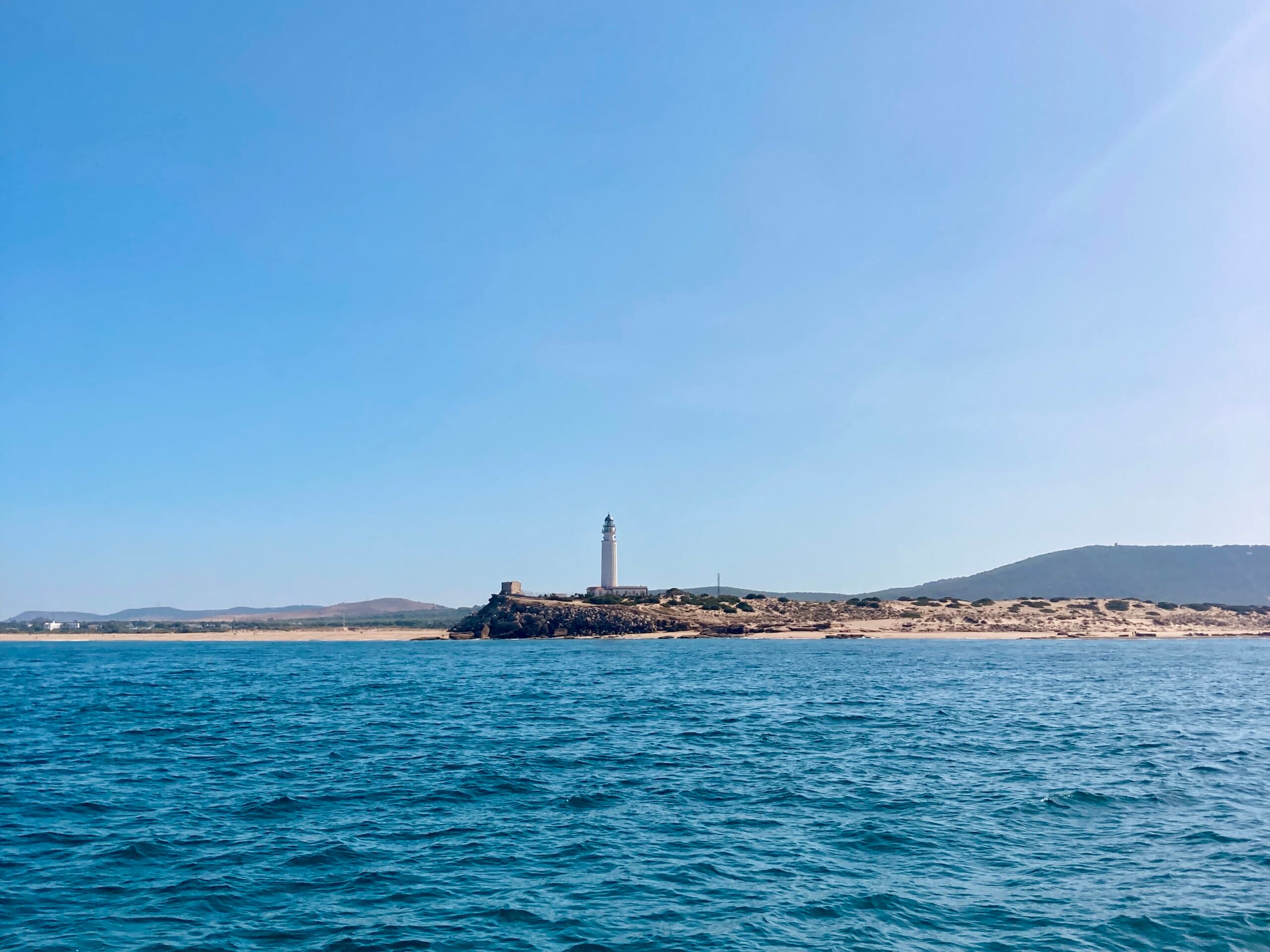 Der Leuchtturm am Kap Trafalgar - Mitsegeln von Faro nach Gibraltar – Algarve 2027