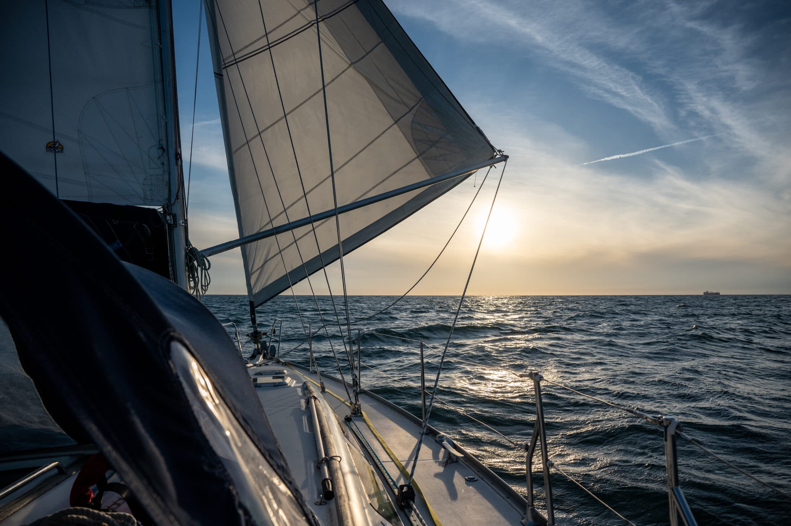 Segelyacht Rocinante vor dem Wind während eines Törns auf dem Atlantik